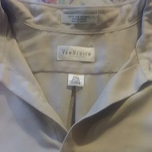 Van Heusen Shirts - Van heusen cream button up shirt Van Heusen Shirts - Van heusen cream button up shirt